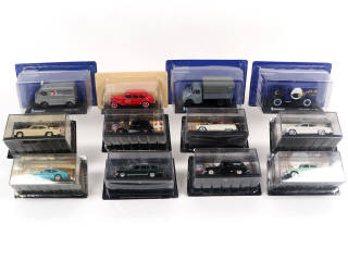 Lot 139 - DIVERS (12)