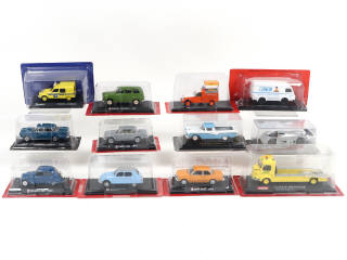 Lot 104 - DIVERS (12)