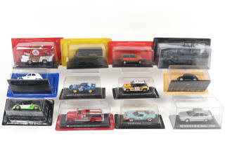 Lot 119 - DIVERS (12)