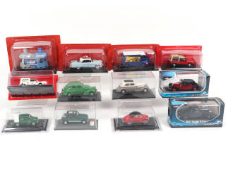 Lot 136 - DIVERS (12)