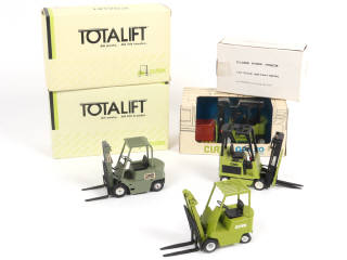 Lot 110 - DIVERS (7)