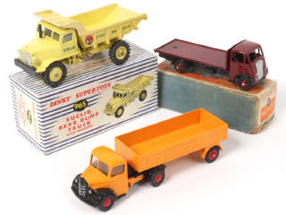 Lot 372 - DINKY TOYS (GB) (3)