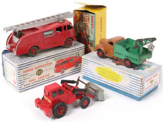 Lot 371 - DINKY TOYS (GB) (3)