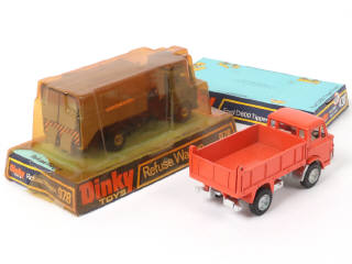Lot 352 - DINKY TOYS (GB) (2)