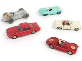 Lot 98 - DIVERS (5)