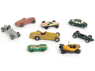 Lot 101 - DIVERS (8)