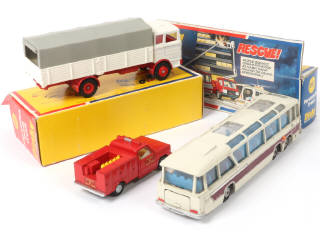 Lot 369 - DINKY TOYS (GB) (3)