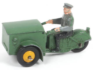 Lot 394 - DINKY TOYS (FRANCE) (1)