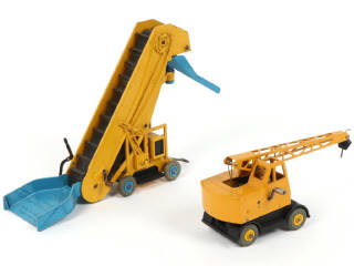 Lot 346 - DINKY TOYS (GB) (2)