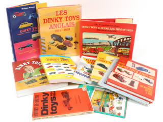 Lot 2 - DINKY TOYS (11)