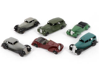 Lot 382 - DINKY TOYS (GB) (6)