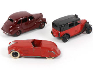 Lot 359 - DINKY TOYS (GB) (3)