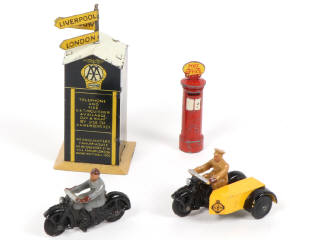 Lot 377 - DINKY TOYS (GB) (4)