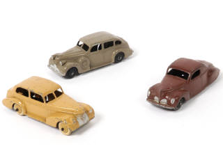 Lot 366 - DINKY TOYS (GB) (3)