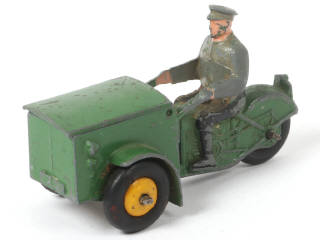 Lot 395 - DINKY TOYS (FRANCE) (1)