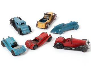Lot 383 - DINKY TOYS (GB) (6)