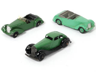 Lot 357 - DINKY TOYS (GB) (3)