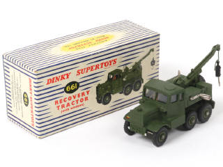 Lot 305 - DINKY TOYS (GB) (1)