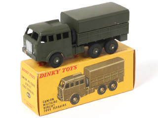 Lot 395 - DINKY TOYS (FRANCE) (1)