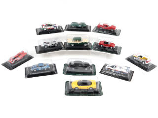 Lot 115 - DIVERS (12)