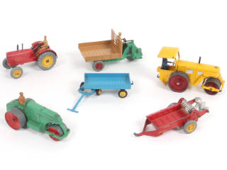 Lot 350 - DINKY TOYS (6)