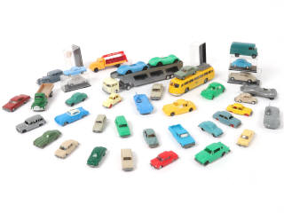 Lot 120 - DIVERS (39)