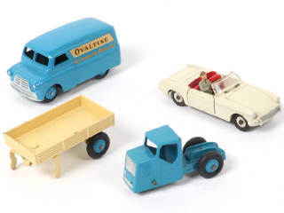Lot 331 - DINKY TOYS (GB) (3)