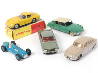 Lot 422 - DINKY TOYS (FRANCE) (5)