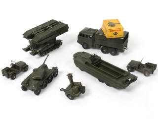 Lot 426 - DINKY TOYS (FRANCE) (7)