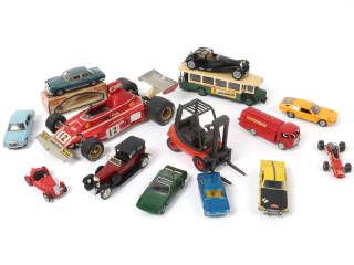 Lot 116 - DIVERS (14)