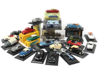 Lot 119 - DIVERS (27)