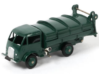 Lot 364 - DINKY TOYS (FRANCE) (1)