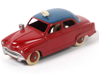 Lot 362 - DINKY TOYS (FRANCE) (1)