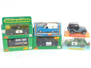 Lot 92 - DIVERS (6)