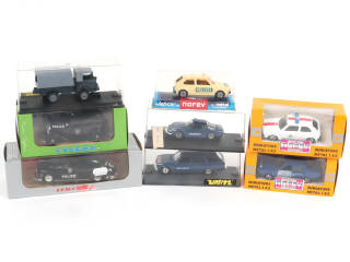 Lot 98 - DIVERS (8)