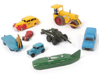 Lot 99 - DIVERS (8)