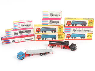 Lot 103 - DIVERS (10)