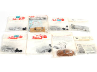 Lot 101 - DIVERS (8)