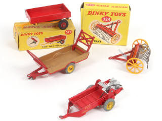 Lot 334 - DINKY TOYS (GB) (4)