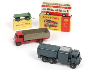 Lot 327 - DINKY TOYS (GB) (4)
