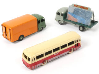 Lot 436 - DINKY TOYS (FRANCE) (3)