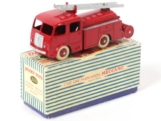 Lot 396 - DINKY TOYS (FRANCE) (1)