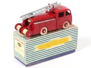 Lot 396 - DINKY TOYS (FRANCE) (1)