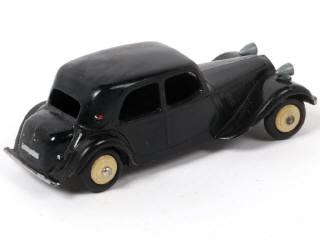 Lot 352 - DINKY TOYS (FRANCE) (1)