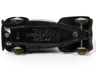 Lot 352 - DINKY TOYS (FRANCE) (1)