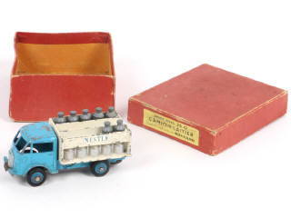Lot 394 - DINKY TOYS (FRANCE) (1)