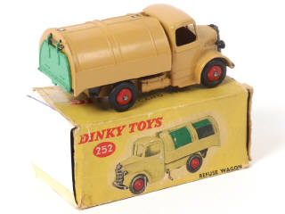 Lot 314 - DINKY TOYS (GB) (1)