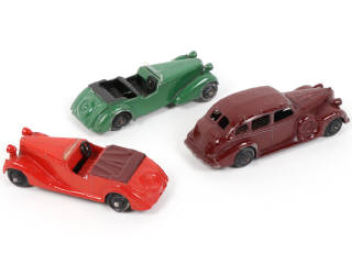 Lot 331 - DINKY TOYS (GB) (3)