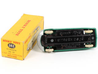 Lot 370 - DINKY TOYS (FRANCE) (1)