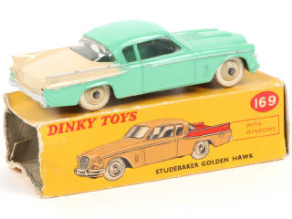 Lot 305 - DINKY TOYS (GB) (1)
